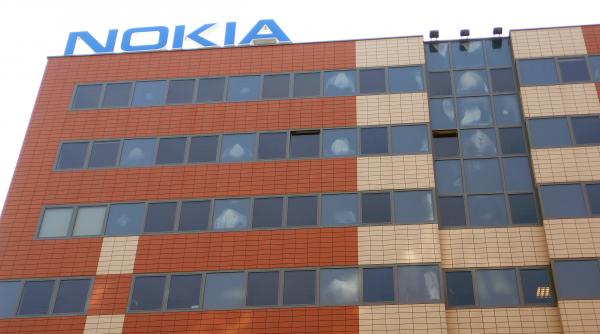 efectul acordului cu microsoft nokia inchide centrul de la cluj