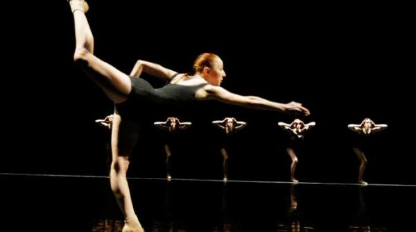 romance dansand pe coregrafia lui kylian