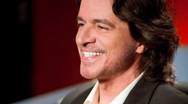 premiera absoluta yanni va concerta in romania