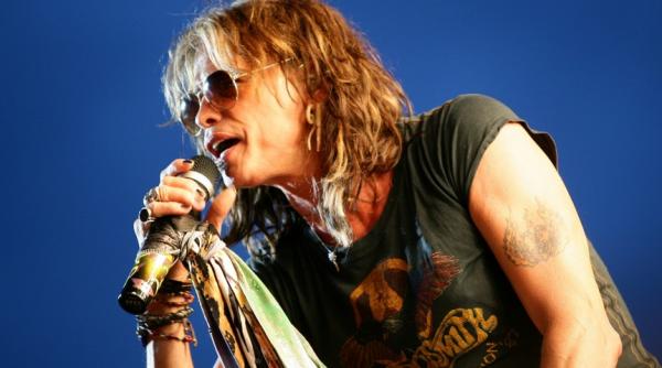 steven tyler sunt norocos ca sunt in viata