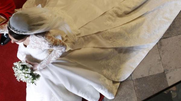 buchetul miresei sta pe mormantul soldatului necunoscut la westminster abbey