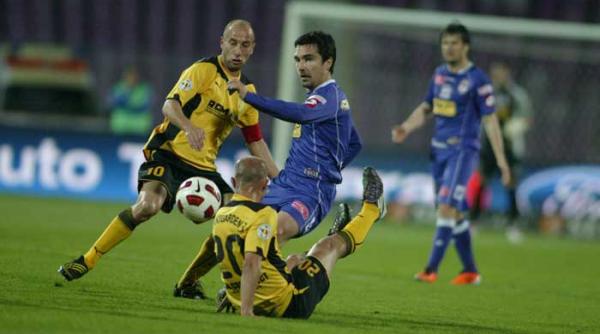 merg brat la brat in fata