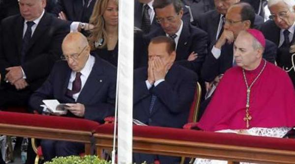 berlusconi a adormit in timpul slujbei de beatificare a papei