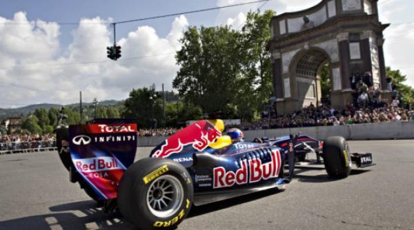 formula 1 webber si alguersuari au facut o demonstratie la torino