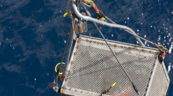 a fost recuperat primul cadavru din epava avionului air france prabusit in 2009