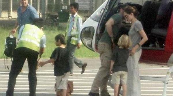 angelina jolie singura cu odraslele in cambodgia