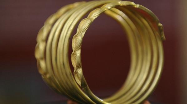 a 13 a bratara dacica a revenit in tara