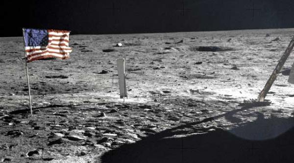 vocea primei aselenizari