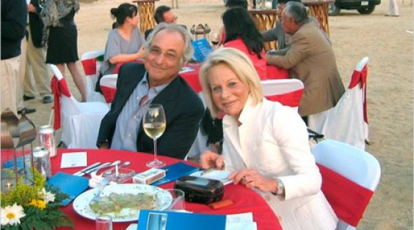 vrei o sticla de vin de la omul care a bagat omenirea in criza click aici