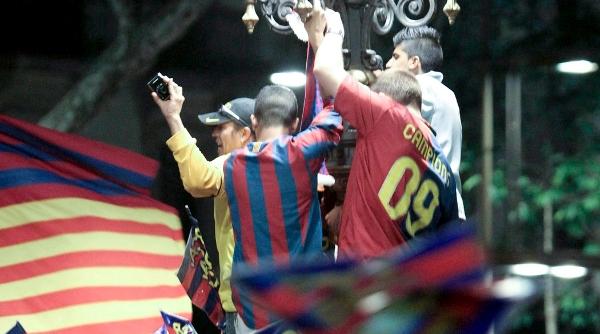 barca a castigat al treilea titlu consecutiv in spania video
