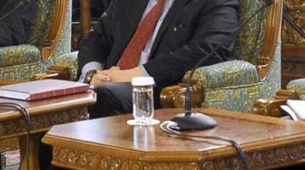 jeffrey franks castiga 20 000 de dolari pe luna