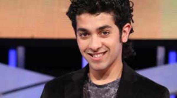 valentin dinu intra cu holograf in patria