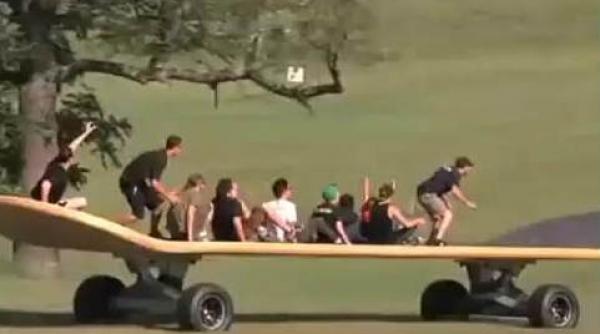 cel mai mare skateboard din lume