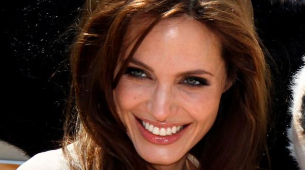 controversatul film al angelinei jolie a gasit distribuitor