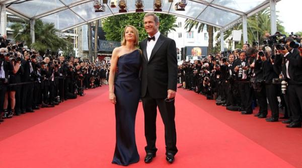 mel gibson si jodie foster primiti cu aplauze si ovatii la cannes