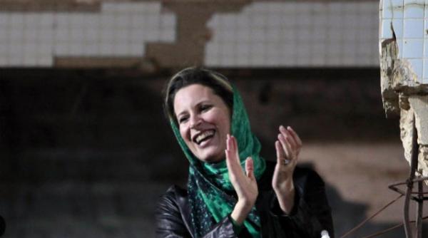 gaddafi din ce in ce mai singur sotia si fiica au fugit in tunisia surse