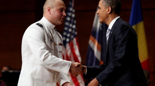 marinar roman felicitat de obama ignorat de basescu