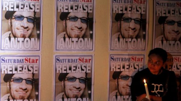 inca un ziarist ucis in liban