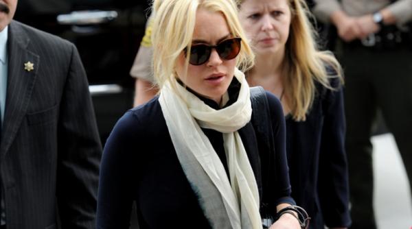 lindsay lohan hartuita de un fan care se crede logodnicul sau