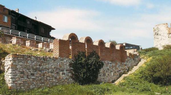 nessebar sau cate o biserica la fiecare familie