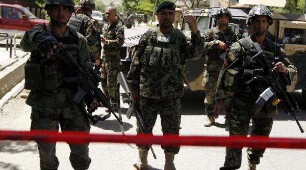 atac sinucigas intr un spital din kabul sase morti si 23 de raniti