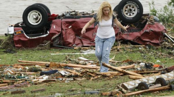 tornadele au mai ucis inca 13 americani video