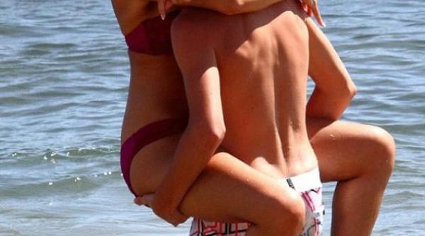 justin bieber si selena gomez se giugiulesc la malul marii