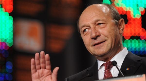 basescu a trimis spre avizare proiectul de revizuire a constitutiei