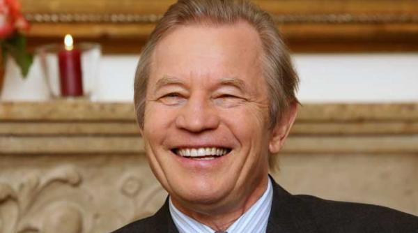 omul zilei michael york