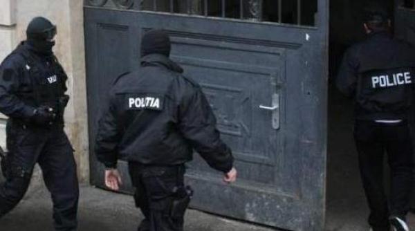 perchezitii in roman si suceava un politist retinut pentru contrabanda cu tigari