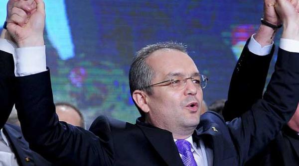 emil boc nas la cununia aghiotantului sau de la guvern