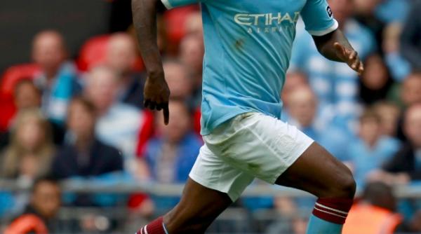 balotelli s a dat cu mafia a fost fotografiat alaturi de doi lideri ai camorrei