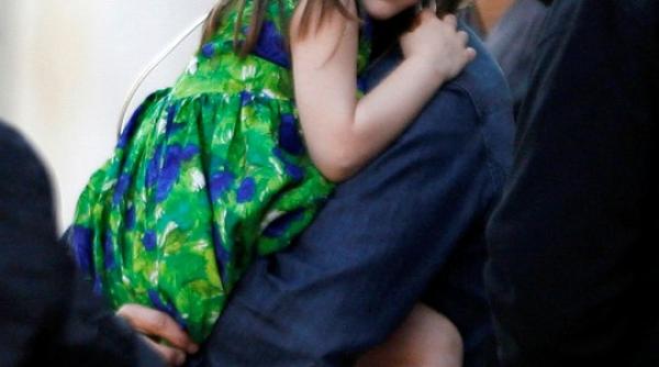 fiica lui tom cruise are pantofi in valoare de 160 000 de dolari