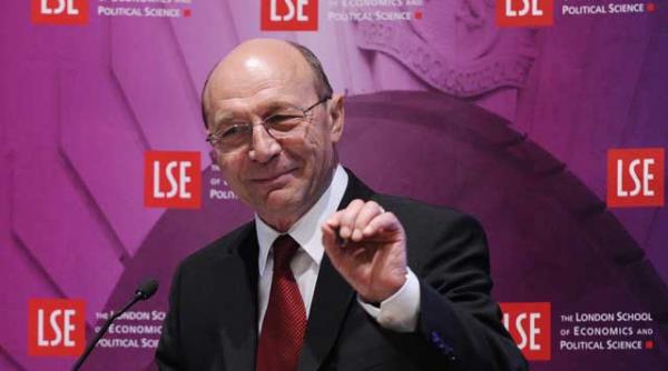 oameni de afaceri englezi isi cer banii