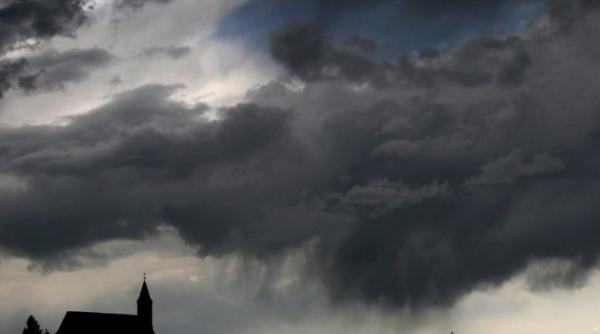 cod galben de ploi si furtuni este vizata jumatatea de vest a tarii