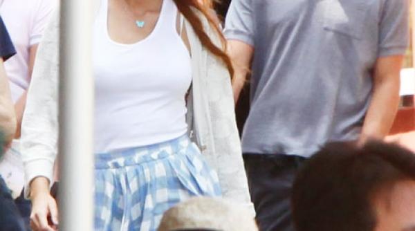 leo dicaprio si blake lively intalnire romantica la disneyland