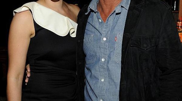 afla de ce sean penn a trimis o la plimbare scarlett johansson