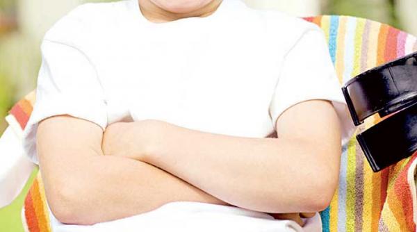 bratele incrucisate reduc durerea