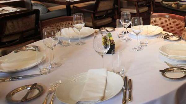 studiu ce mananca romanii cand ies in oras