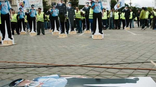 autosuspendarea din politie solutie pentru evitarea disponibilizarii a 10 000 de angajati