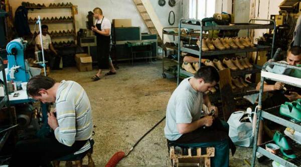 cizmaria salveaza romania video