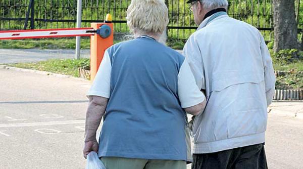 la brat cu batranetea in baston