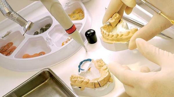 lucrari dentare pe suport din zirconiu