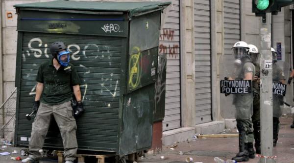 saptamana 11 17 iunie in imagini grecia calcaiul lui ahile al zonei euro