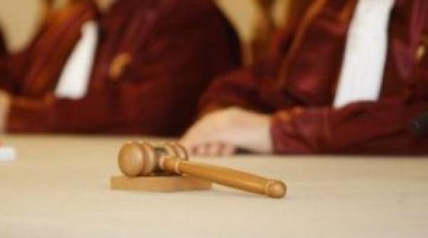 ccr a declarat constitutionale primele 61 de articole din proiectul de revizuire a constitutiei