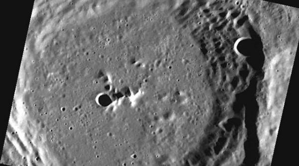 planeta mercur total diferita de suratele din sistemul solar