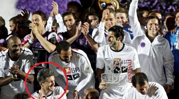 hagi si gica popescu au facut spectacol in meciul de gala austria viena prietenii lui figo 7 4