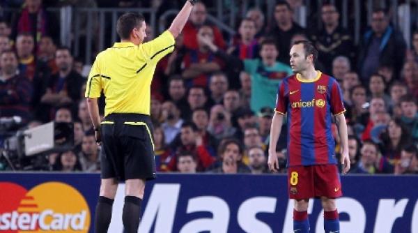 uefa ii va suspenda doua meciuri pe jucatorii care primesc deliberat cartonasul galben