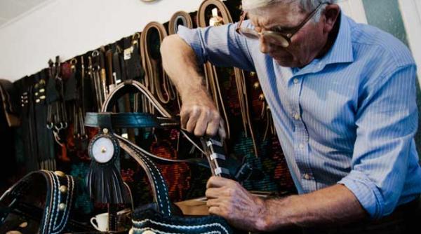 mos curelusa curelarul rascumpara pacatele oamenilor fata de cai