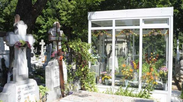 de luni in jurnalul national campania kitsch ul in lumea celor sfinte